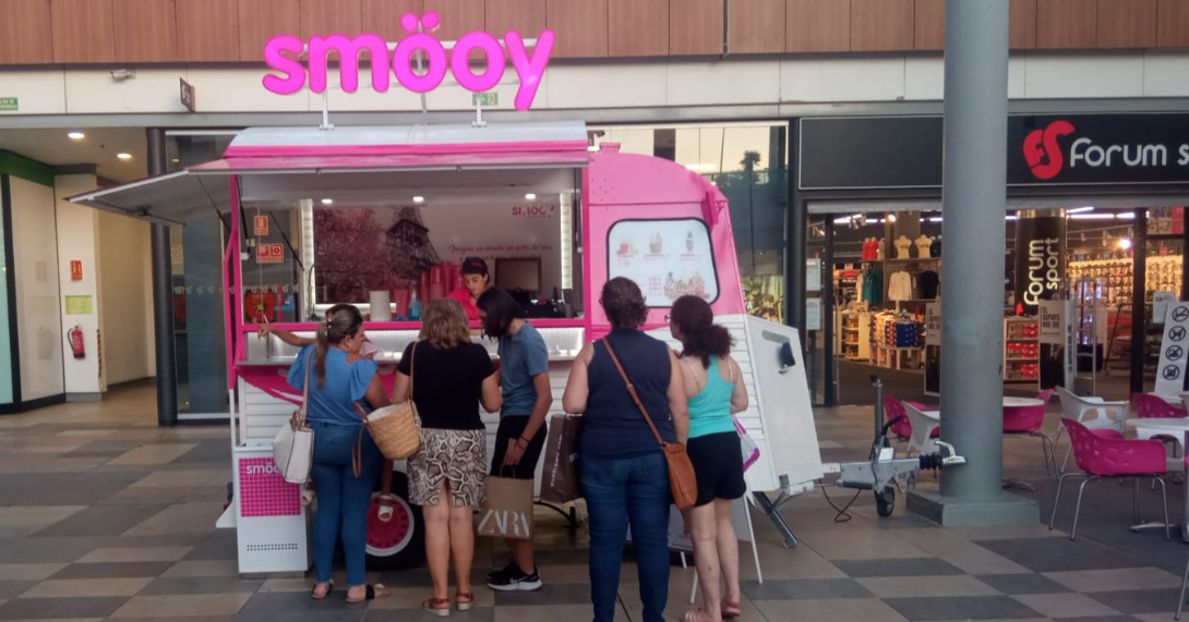 Food Truck para heladería Smooy! Modelo LaComma LT. Casos de éxito con food trucks