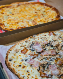 Las deliciosas pizzas del food truck @laritornata